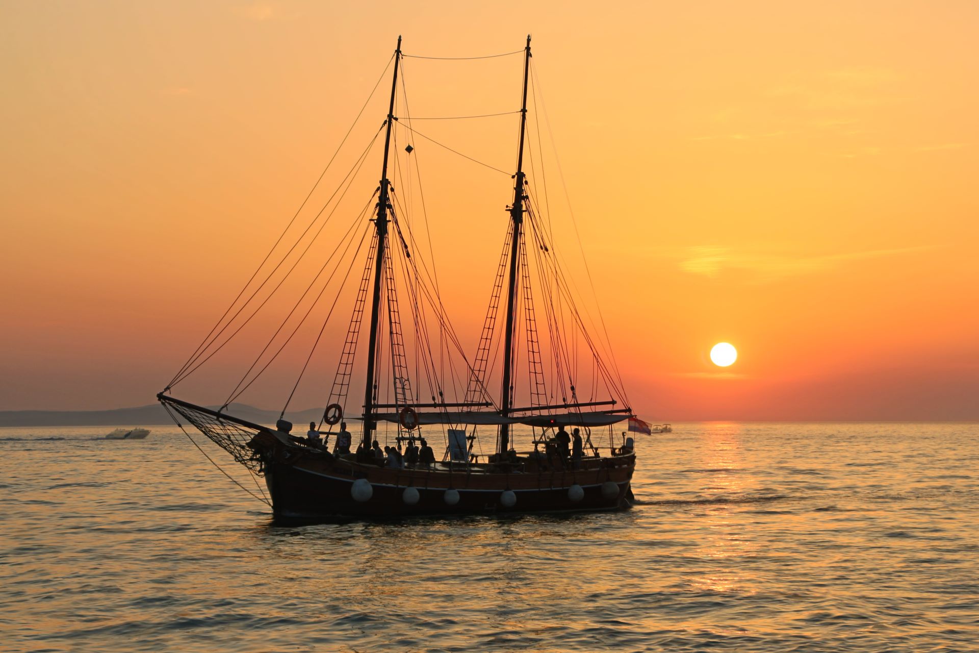 Social sailing
